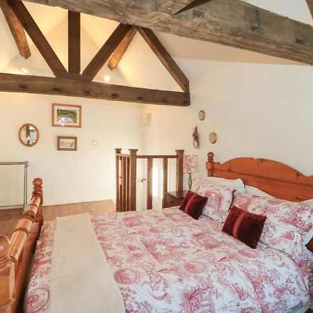 Pike Cottage Acton Turville Ngoại thất bức ảnh