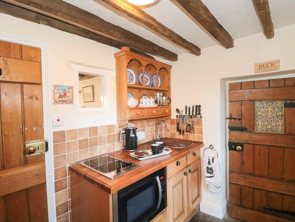 Pike Cottage Acton Turville Ngoại thất bức ảnh