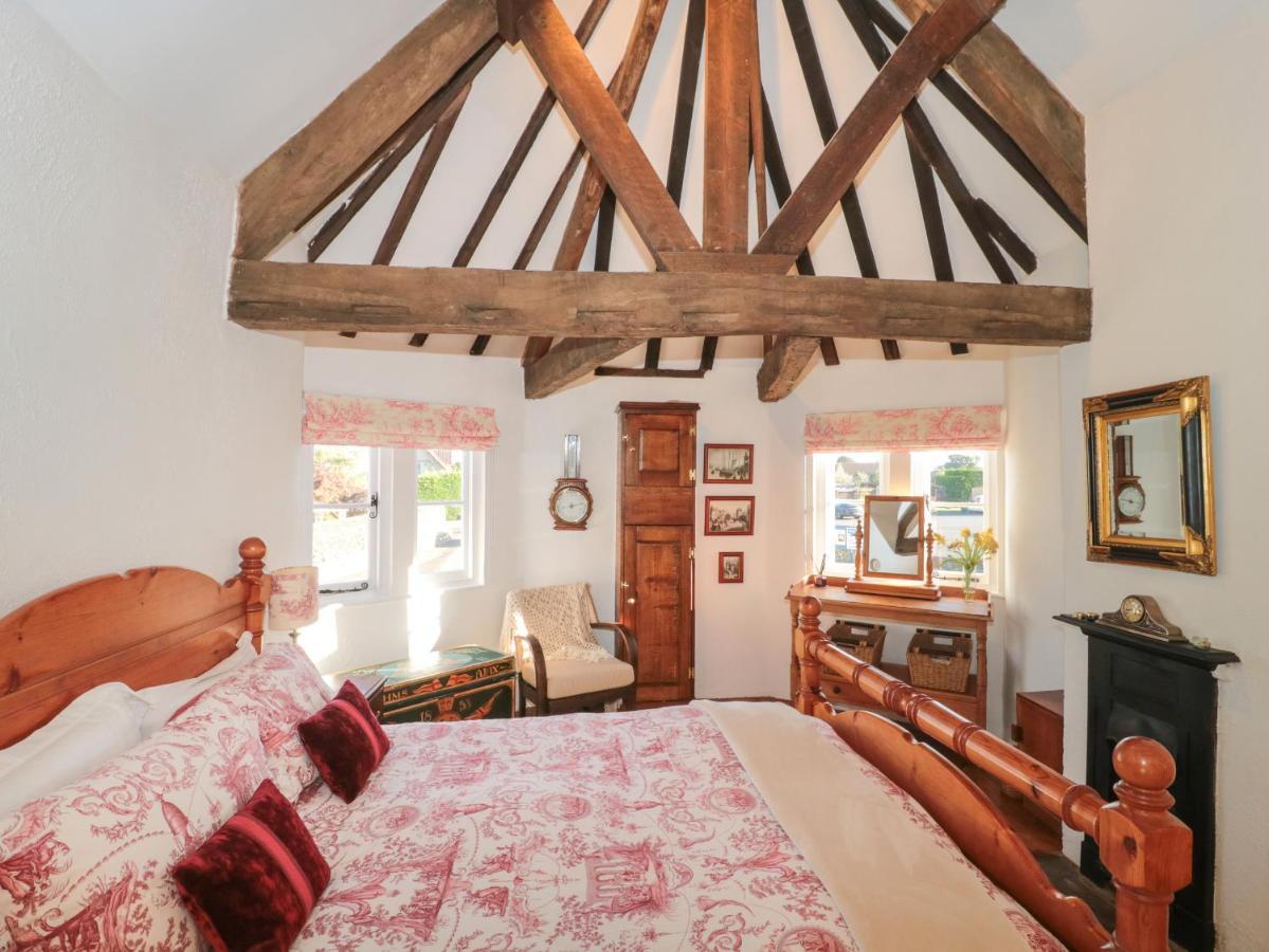 Pike Cottage Acton Turville Ngoại thất bức ảnh
