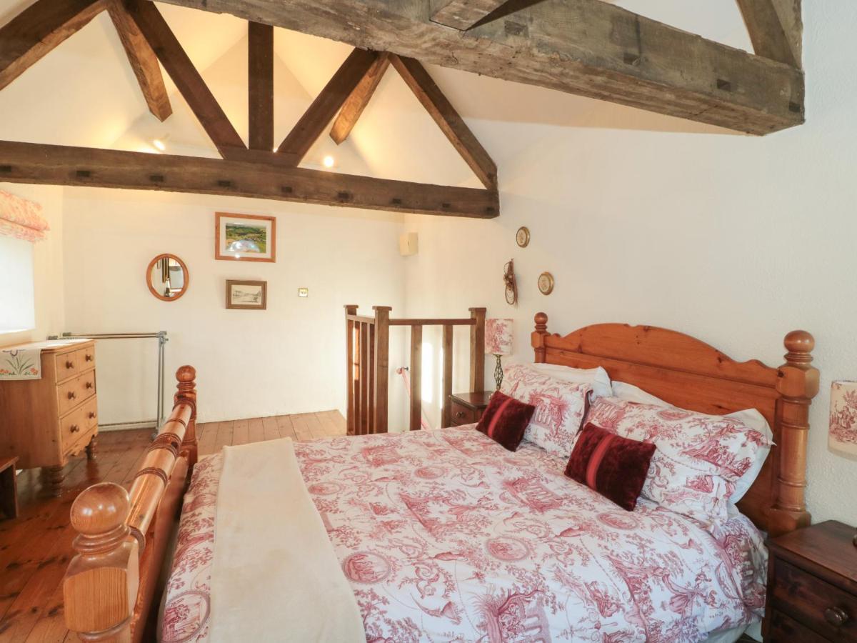 Pike Cottage Acton Turville Ngoại thất bức ảnh