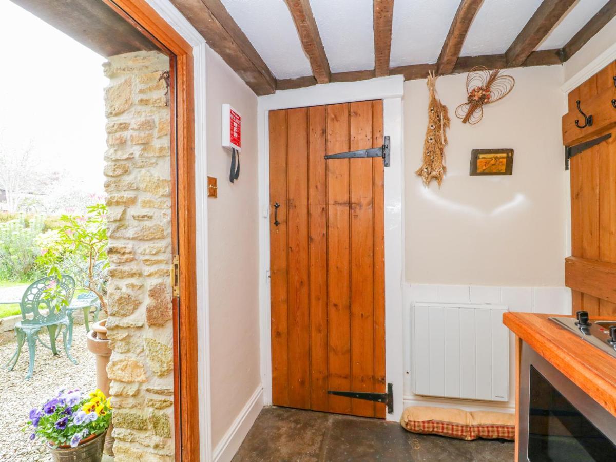 Pike Cottage Acton Turville Ngoại thất bức ảnh