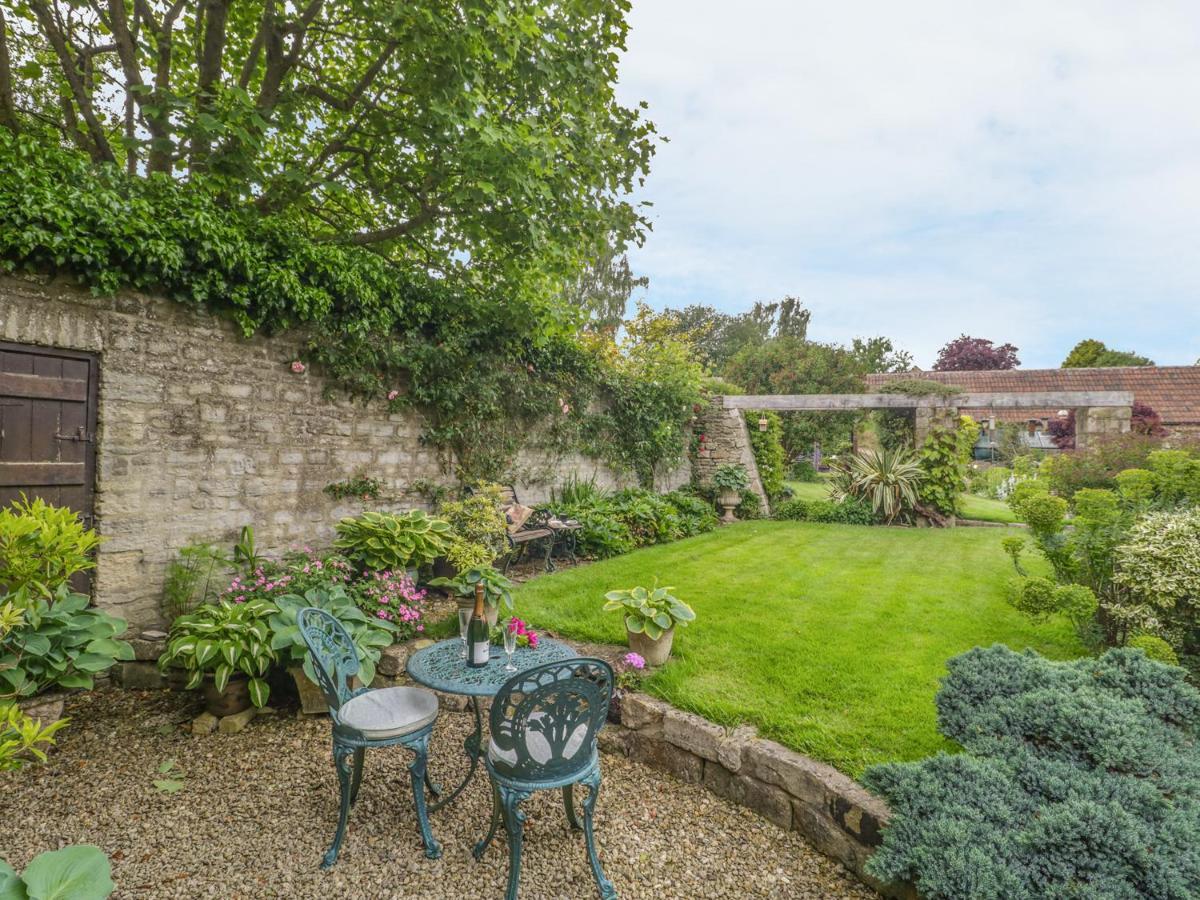 Pike Cottage Acton Turville Ngoại thất bức ảnh