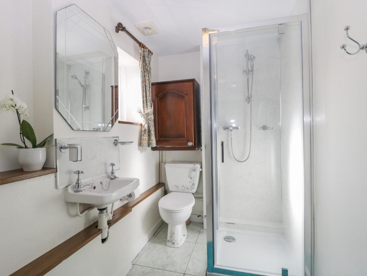 Pike Cottage Acton Turville Ngoại thất bức ảnh