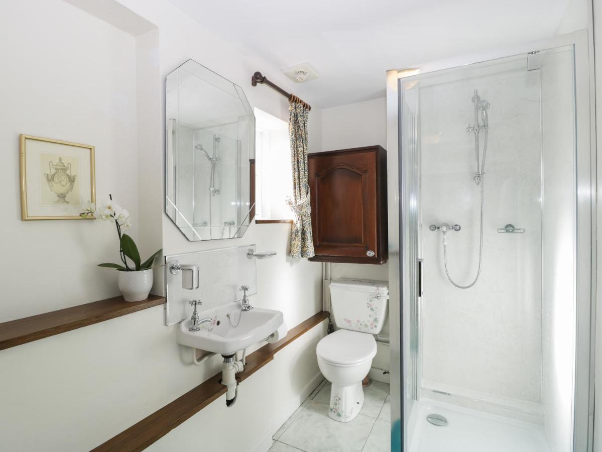 Pike Cottage Acton Turville Ngoại thất bức ảnh